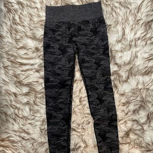 Black gym shark camo leggings
